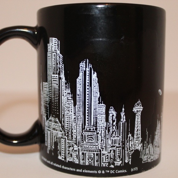 DC Color Changing Mug - Picture 4 of 5